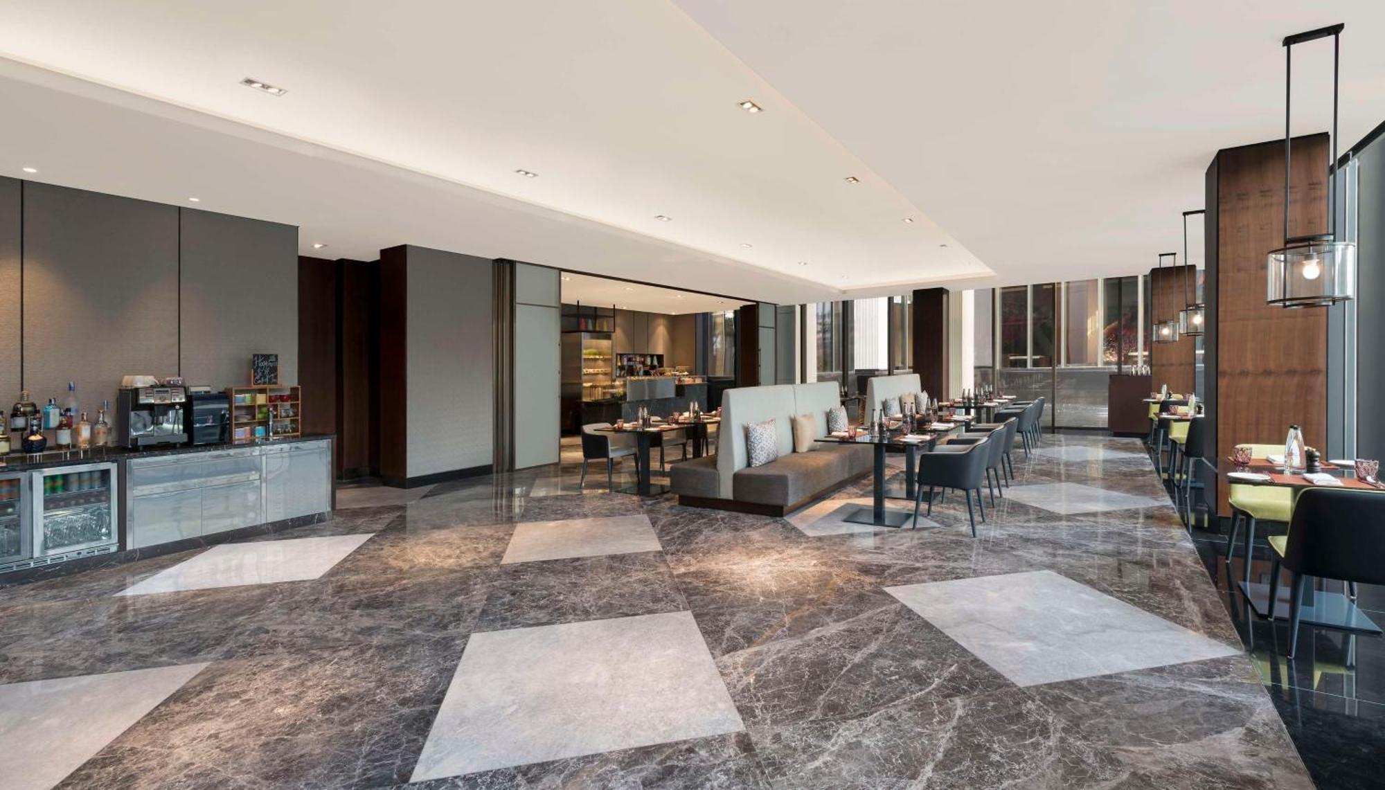 Hilton Bengaluru Embassy Manyata Business Park Hotel Buitenkant foto