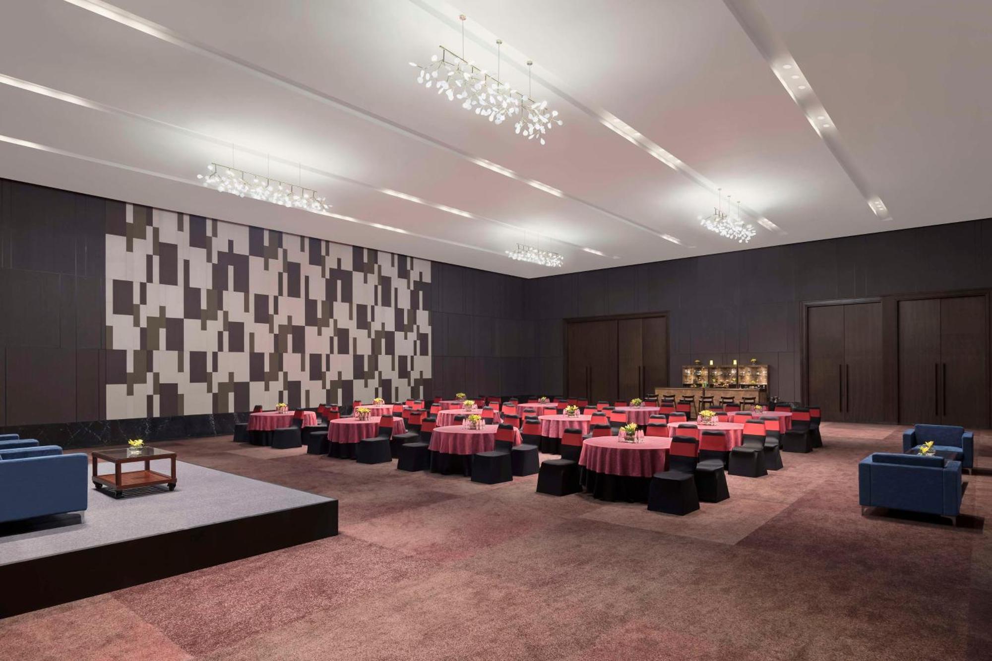 Hilton Bengaluru Embassy Manyata Business Park Hotel Buitenkant foto