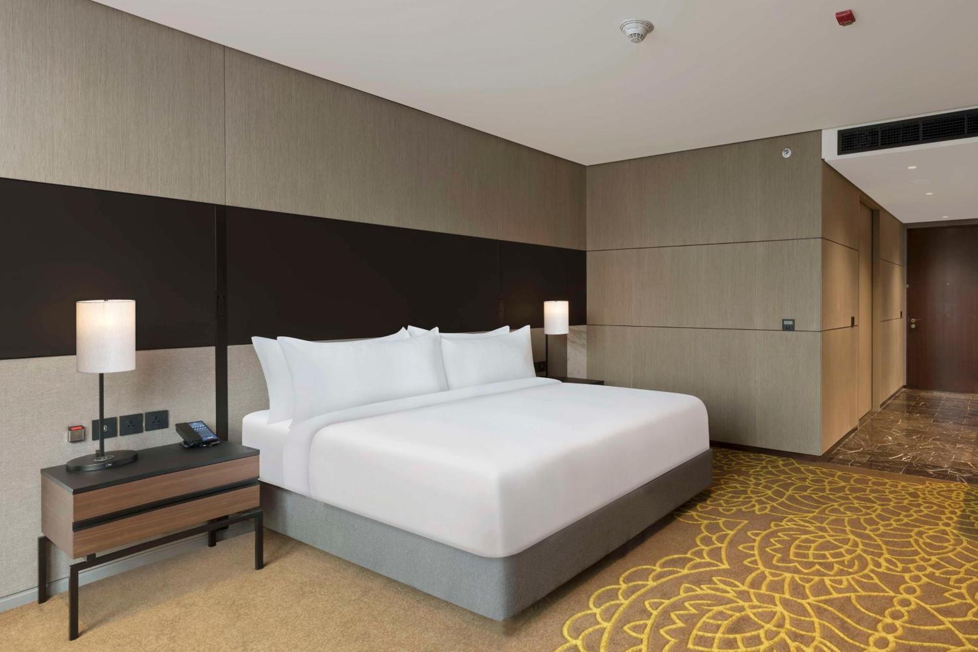 Hilton Bengaluru Embassy Manyata Business Park Hotel Buitenkant foto