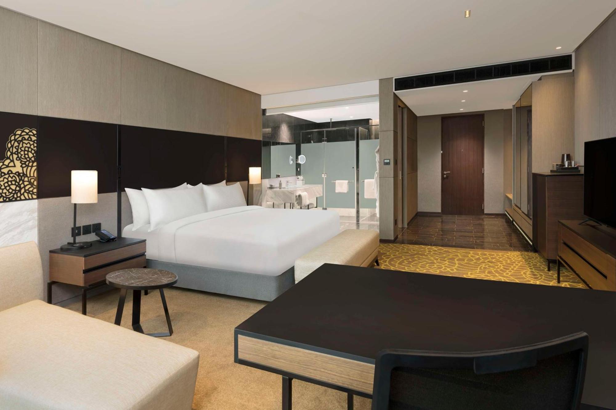 Hilton Bengaluru Embassy Manyata Business Park Hotel Buitenkant foto