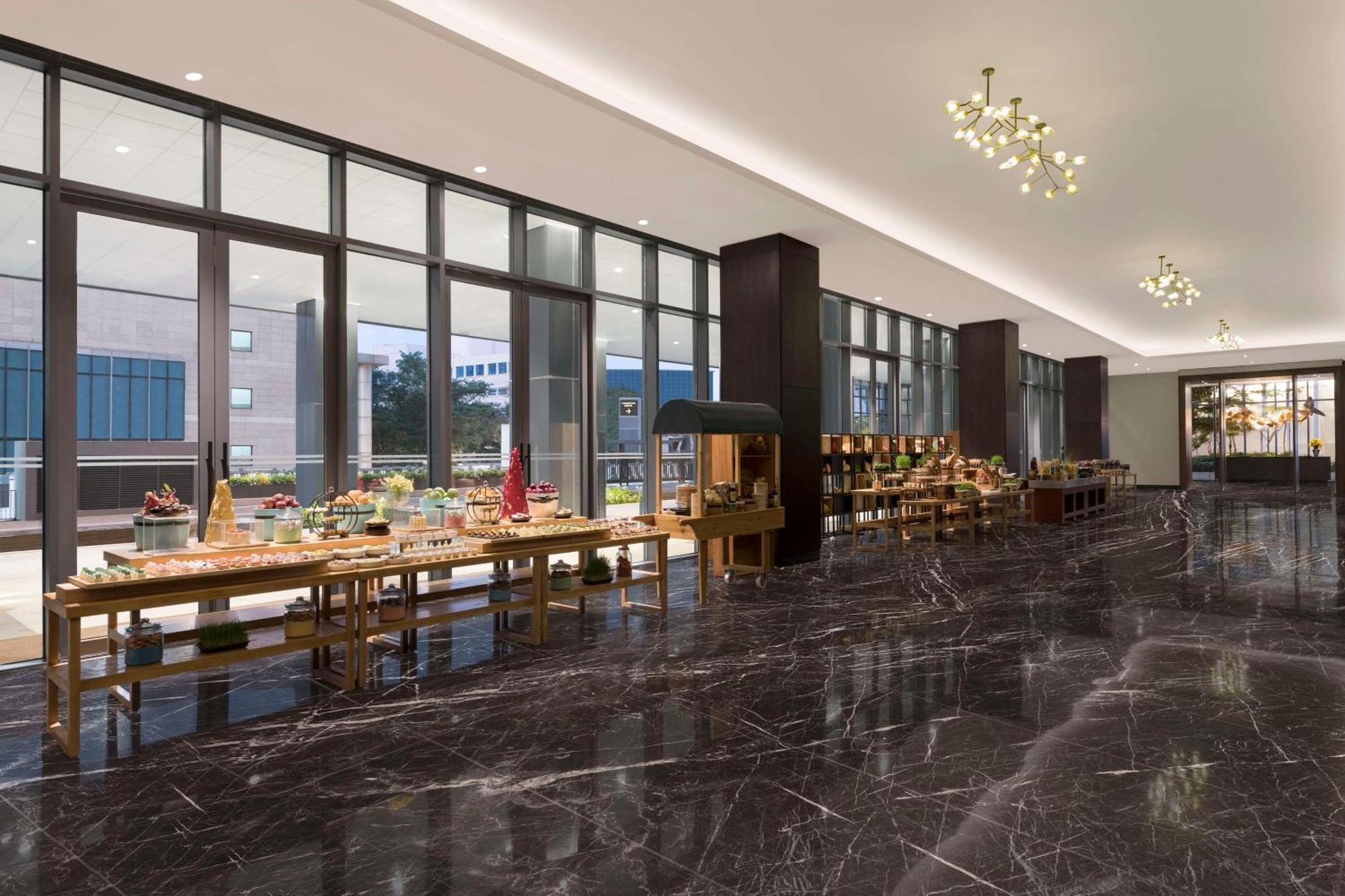 Hilton Bengaluru Embassy Manyata Business Park Hotel Buitenkant foto