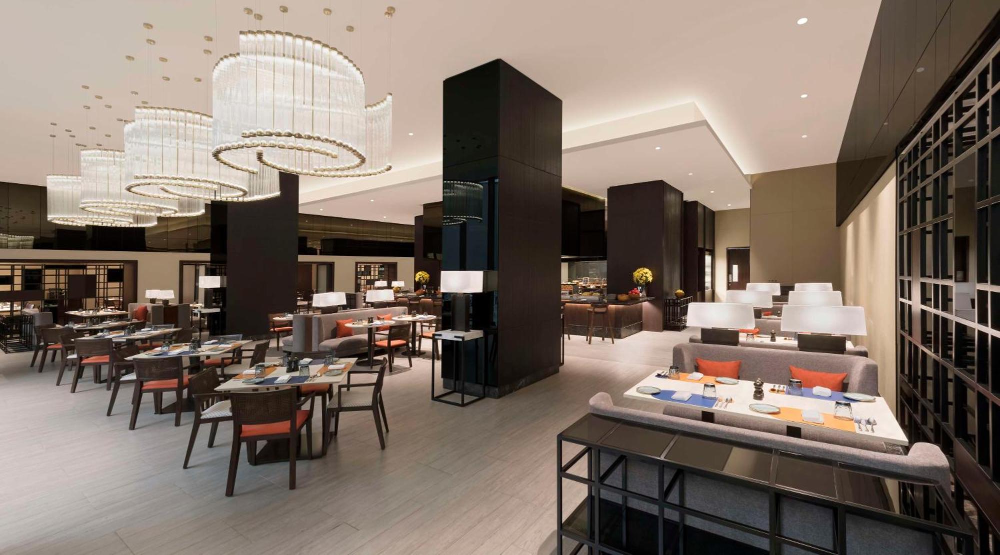 Hilton Bengaluru Embassy Manyata Business Park Hotel Buitenkant foto