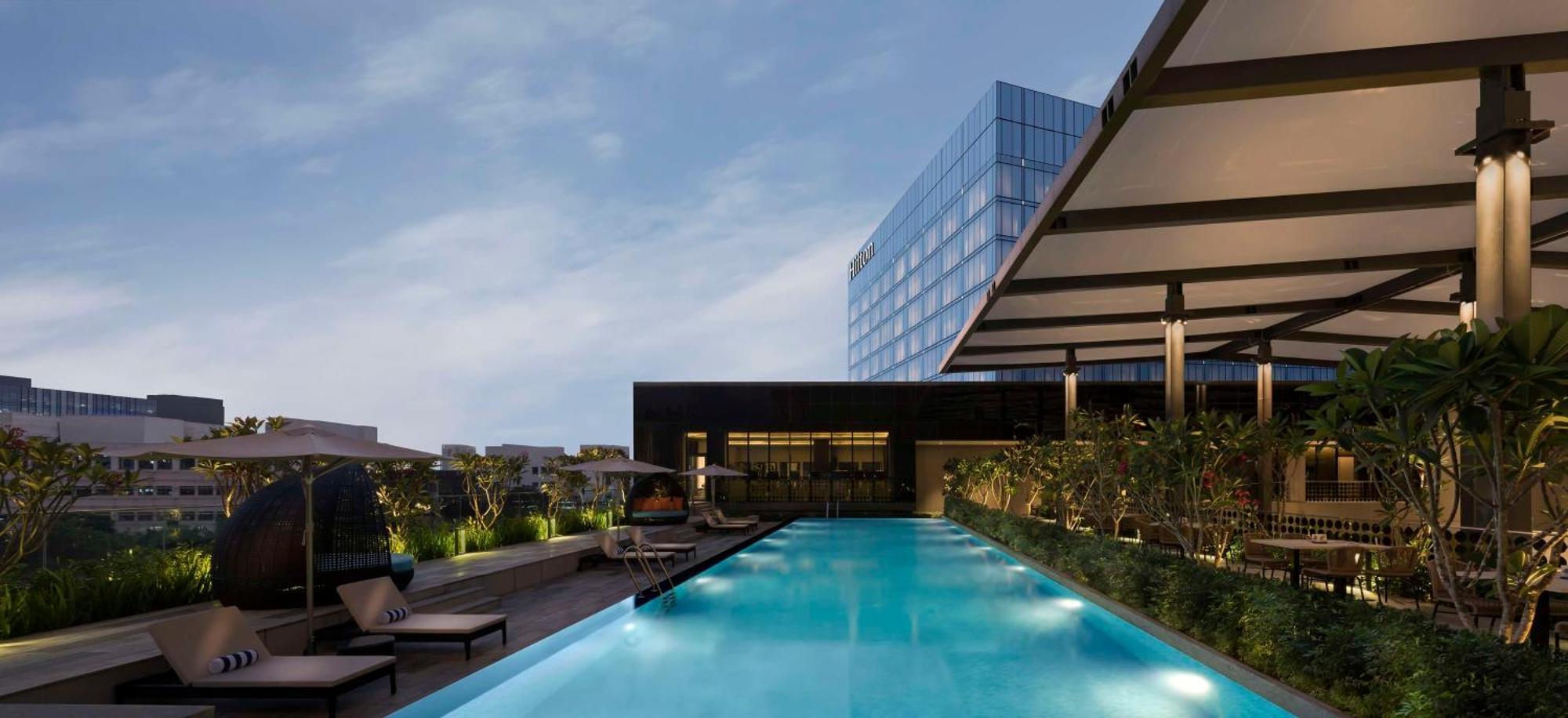 Hilton Bengaluru Embassy Manyata Business Park Hotel Buitenkant foto