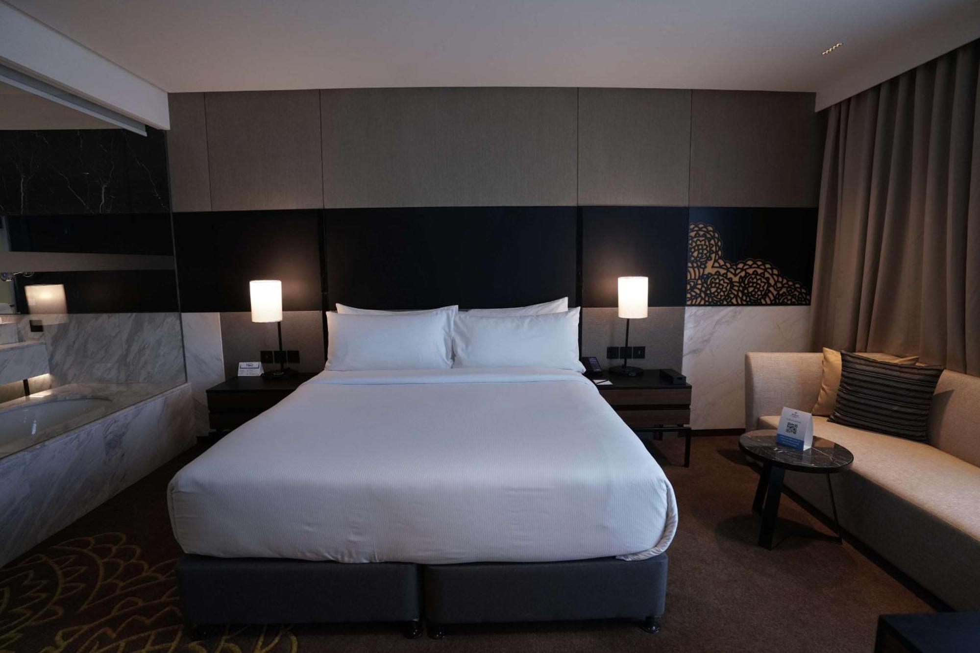 Hilton Bengaluru Embassy Manyata Business Park Hotel Buitenkant foto